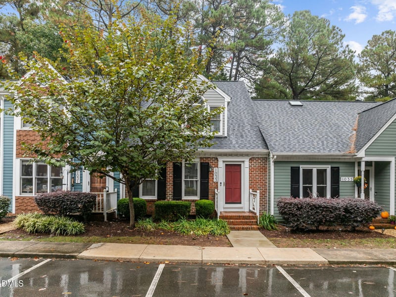 1033 Oak Lake Ct, Raleigh, NC 27606