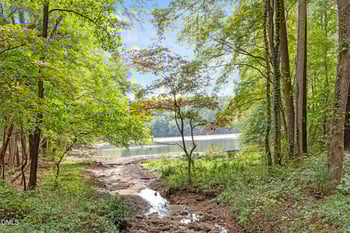 1033 Oak Lake Ct, Raleigh, NC 27606