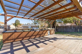 1033 Oakstone Dr, Fayetteville, NC 28314