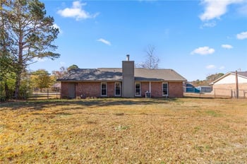 1033 Oakstone Dr, Fayetteville, NC 28314