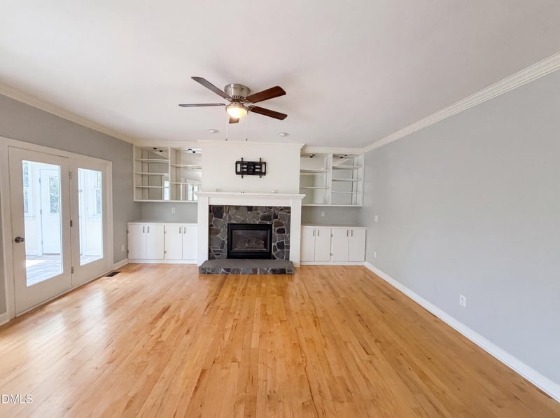 1033 Panther Hill Ln, Raleigh, NC 27603