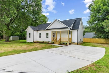 1034 Washington St, Burlington, NC 27217