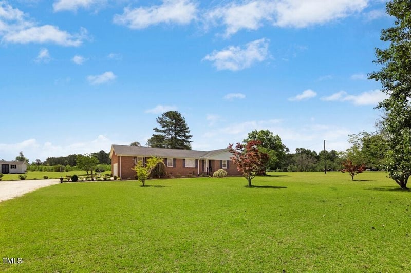 1035 Aquilla Rd, Benson, NC 27504