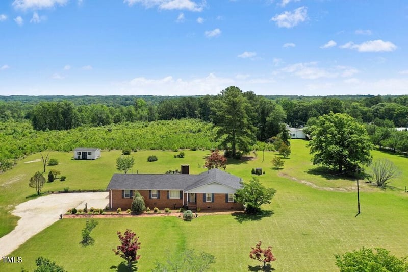 1035 Aquilla Rd, Benson, NC 27524