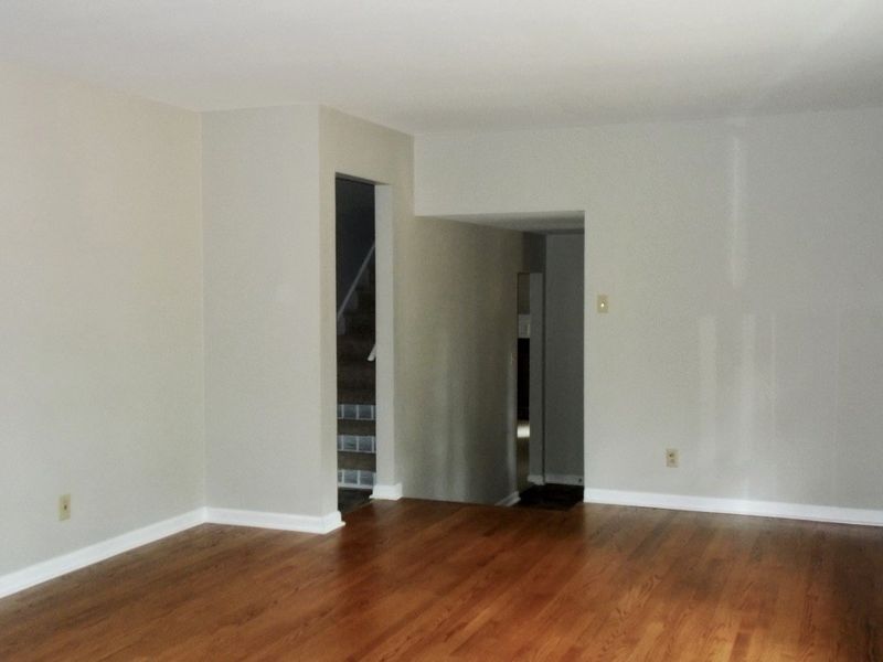 1035 Sturdivant Dr, Cary, NC 27511