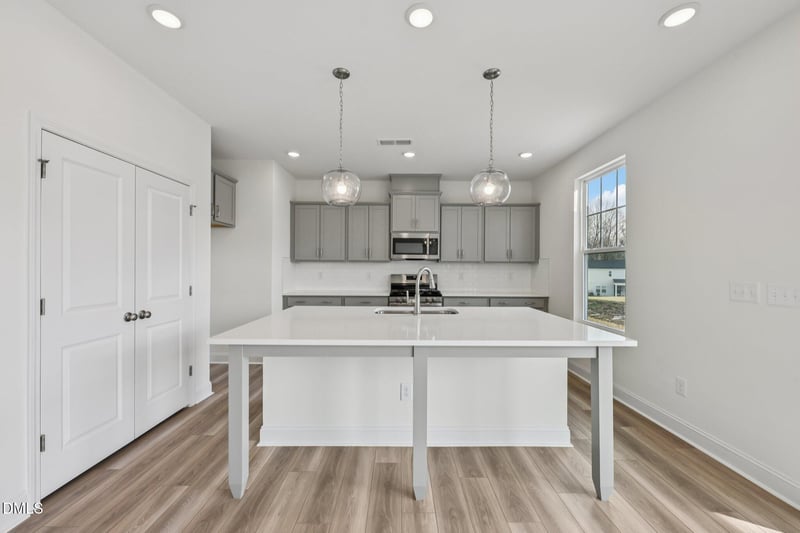 1036 Bolton Pointe Dr, Zebulon, NC 27597