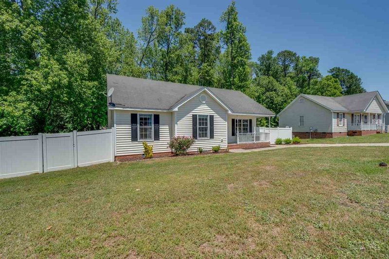 1036 Holly Pointe Dr, Wendell, NC 27591