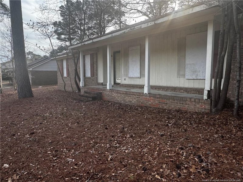 1036 Leslie Dr, Fayetteville, NC 28314