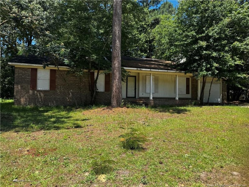 1036 Leslie Dr, Fayetteville, NC 28314