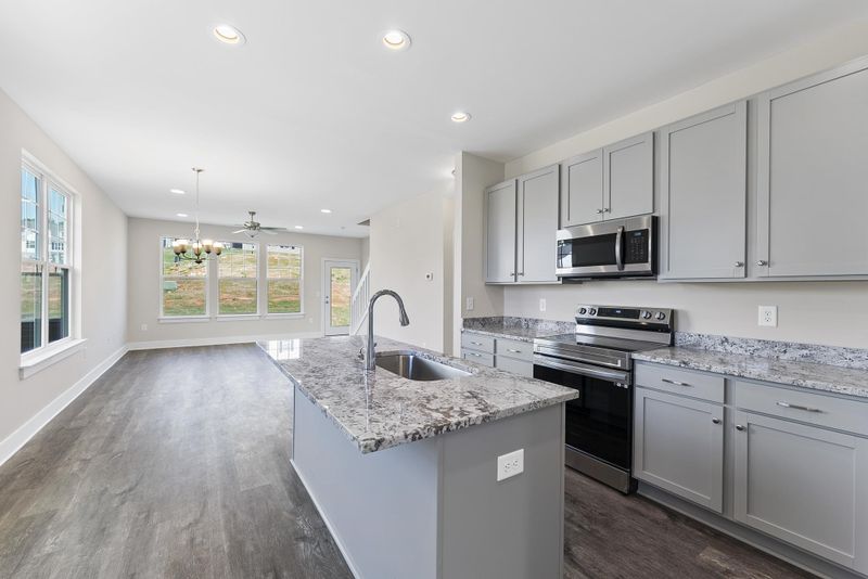 1037 Abbott St, Mebane, NC 27302