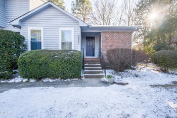 1037 Hempstede Dr, Zebulon, NC 27597