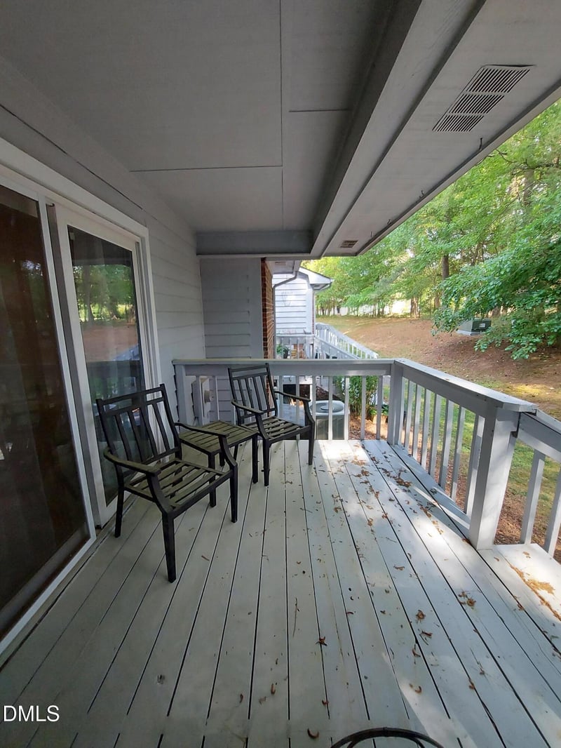 1037 Hempstede Dr, Zebulon, NC 27597