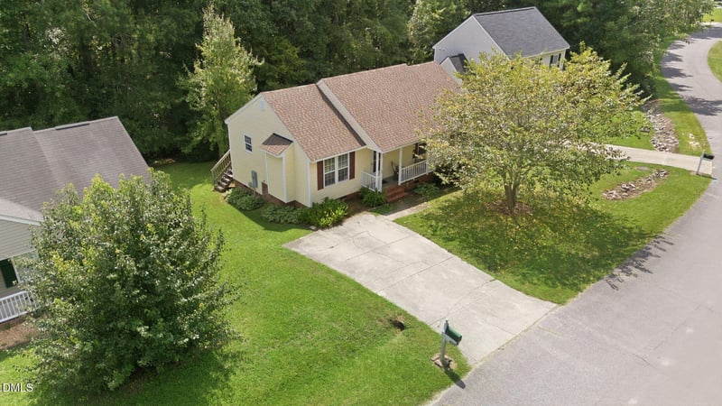 1037 Laurel Leaf Rd, Zebulon, NC 27597