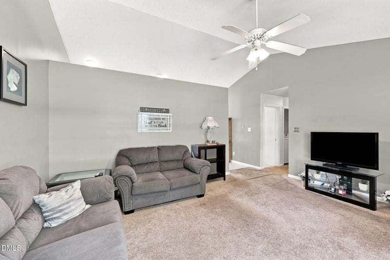 1037 Laurel Leaf Rd, Zebulon, NC 27597