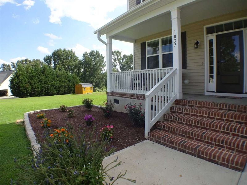 1037 Snapdragon Dr, Wake Forest, NC 27587