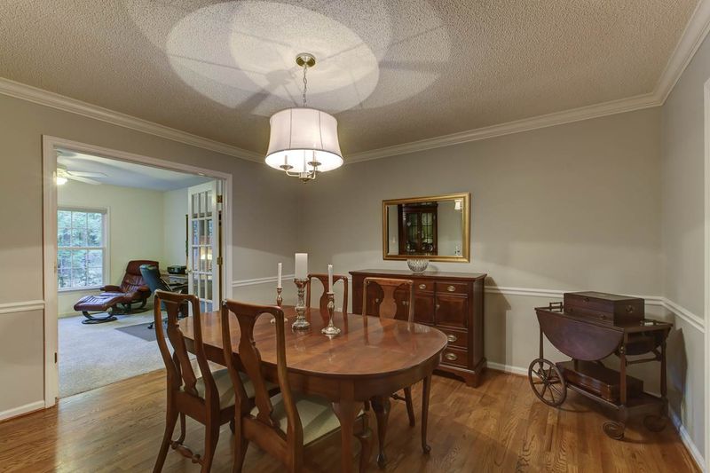 1038 Kingsway Dr, Apex, NC 27502