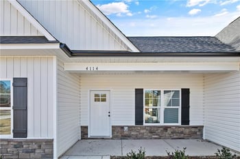 1038 White Plains Dr, Fayetteville, NC 28312