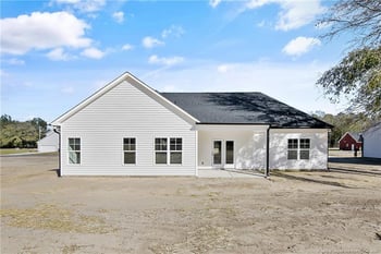 1038 White Plains Dr, Fayetteville, NC 28312