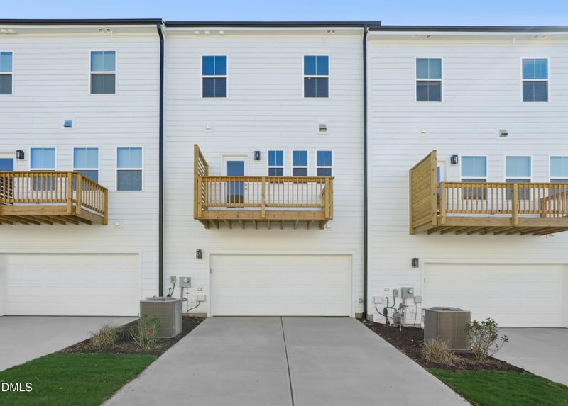 1038 Zelkova Ln, Chapel Hill, NC 27517