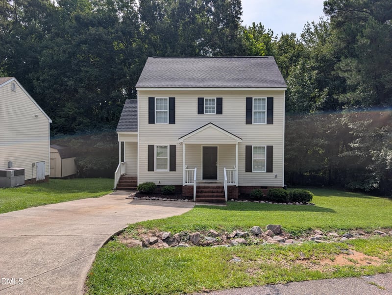 1039 Laurel Leaf Rd, Zebulon, NC 27597