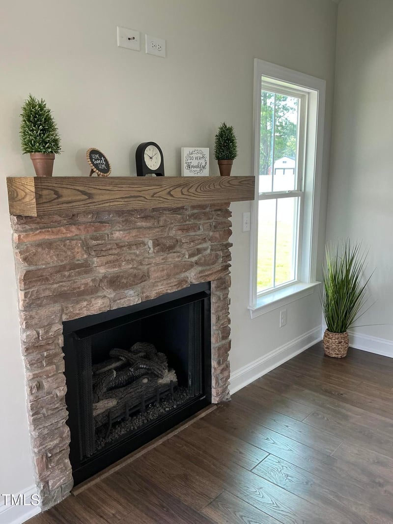 1039 Lincoln St, Benson, NC 27504