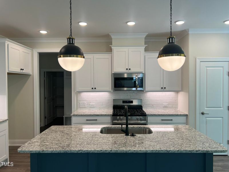 1039 Lukestone Dr, Fuquay Varina, NC 27526