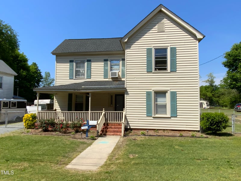 104 16th St, Erwin, NC 28339