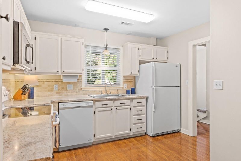 104 Abbots Glen Ct, Cary, NC 27511