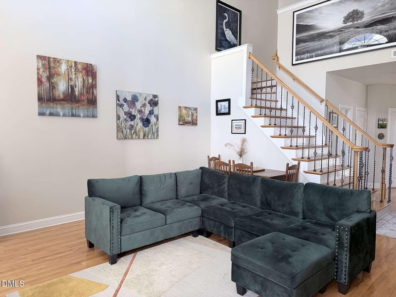 104 Alden Village Ct, Cary, NC 27519