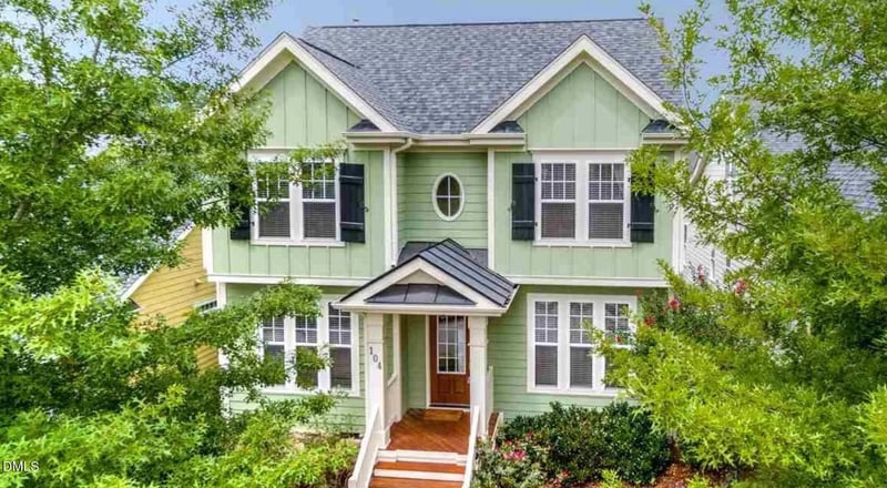 104 Amberglen Ln, Holly Springs, NC 27540