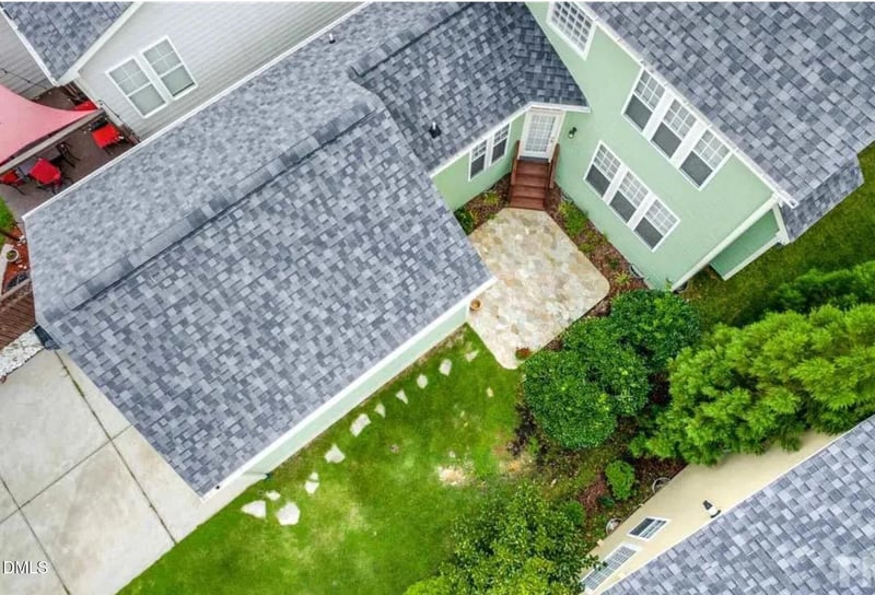 104 Amberglen Ln, Holly Springs, NC 27540