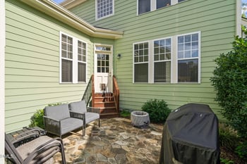 104 Amberglen Ln, Holly Springs, NC 27540