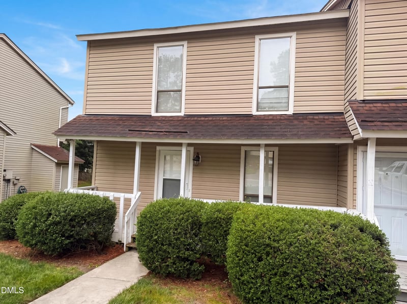 104 Arbuckle Ln, Cary, NC 27511