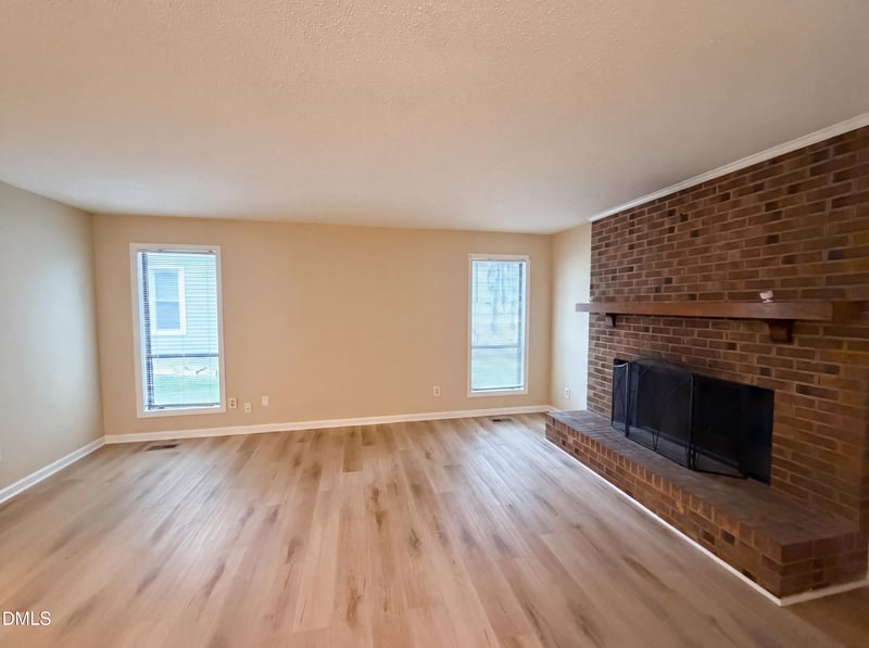 104 Arbuckle Ln, Cary, NC 27511