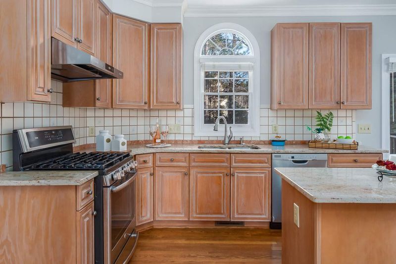 104 Barriedale Cir, Cary, NC 27519
