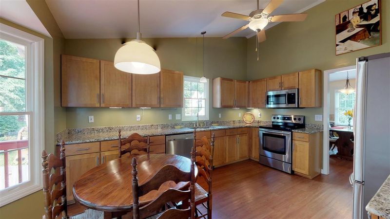 104 Bell Arthur Dr, Cary, NC 27519