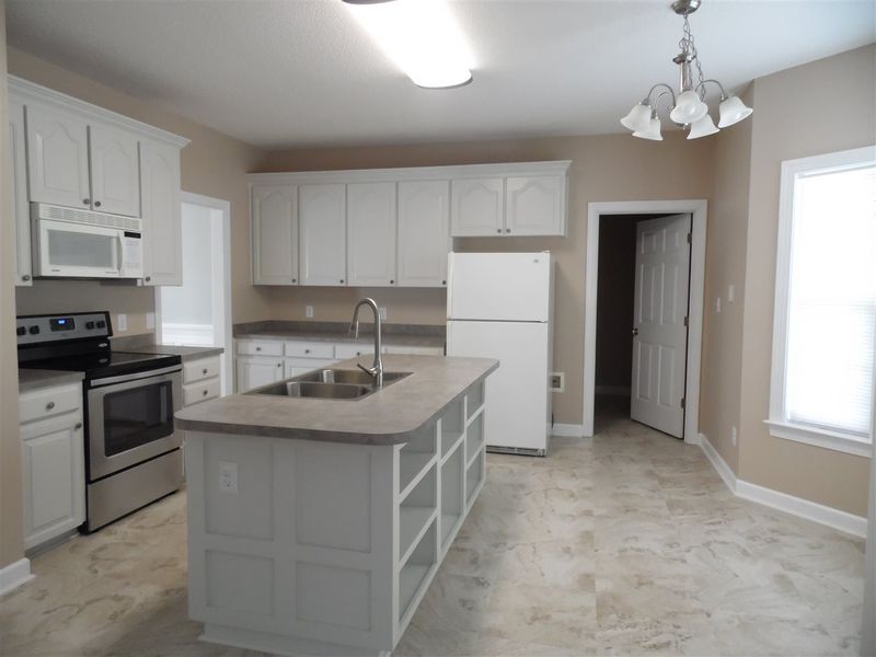 104 Black Forest Dr, Clayton, NC 27527