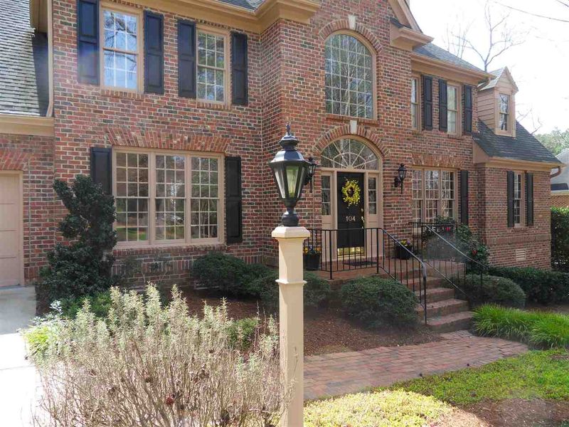 104 Bordeaux Ln, Cary, NC 27511