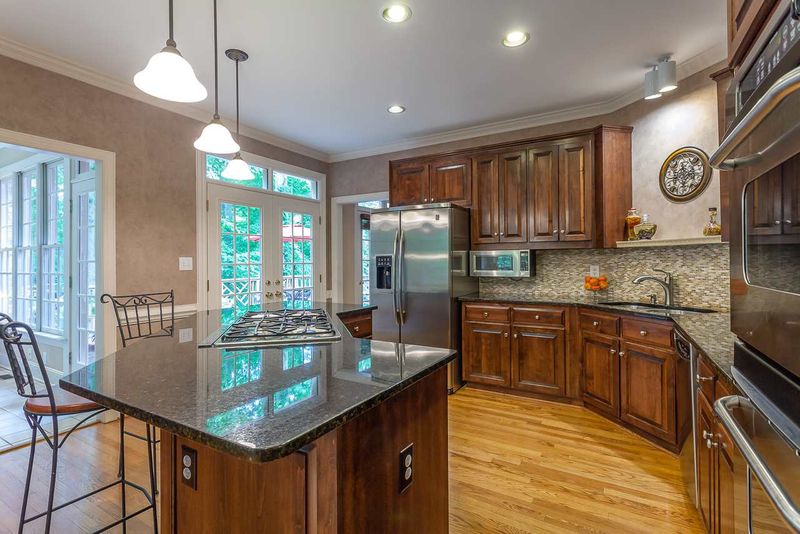 104 Bordeaux Ln, Cary, NC 27511