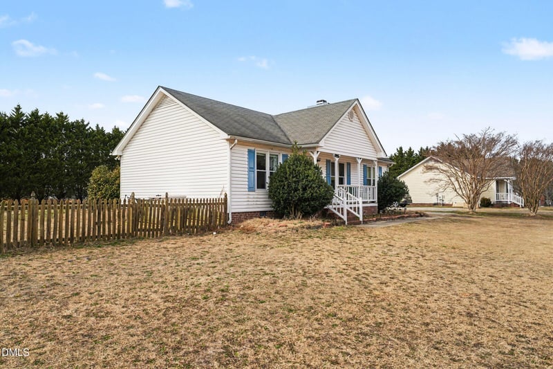 104 Bright Leaf Dr, Clayton, NC 27520