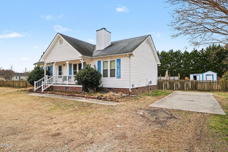 104 Bright Leaf Dr, Clayton, NC 27520