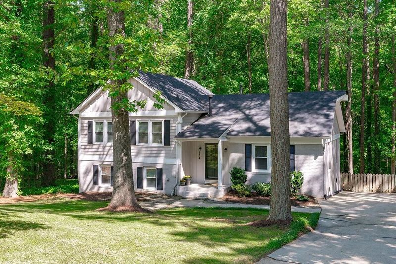 104 Brodick Ct, Cary, NC 27511