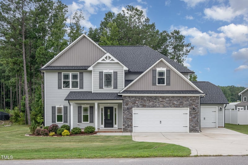 104 Buckhaven Ct, Holly Springs, NC 27540