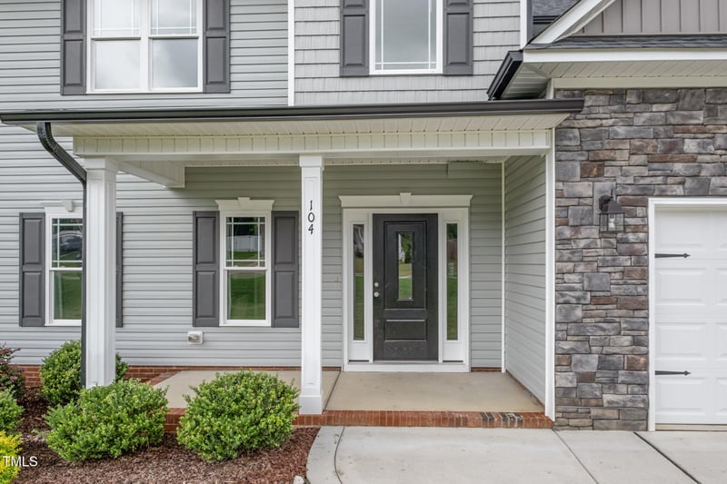 104 Buckhaven Ct, Holly Springs, NC 27540