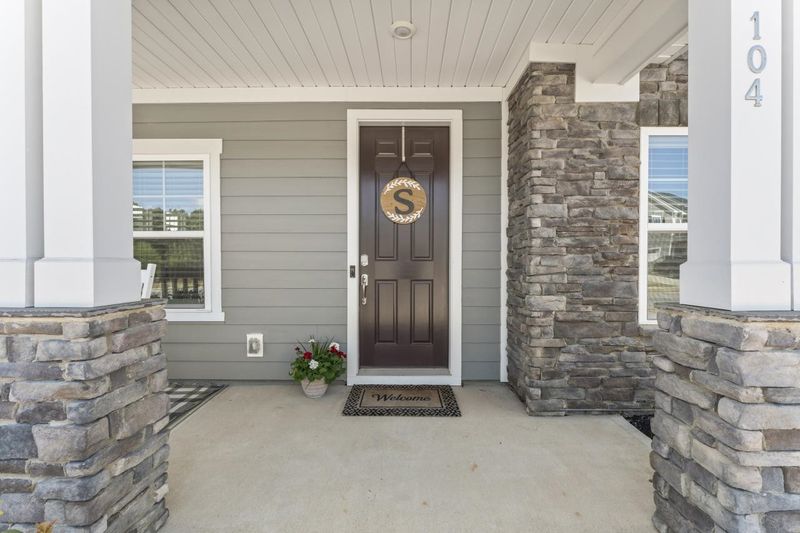 104 Cassada Ct, Holly Springs, NC 27540