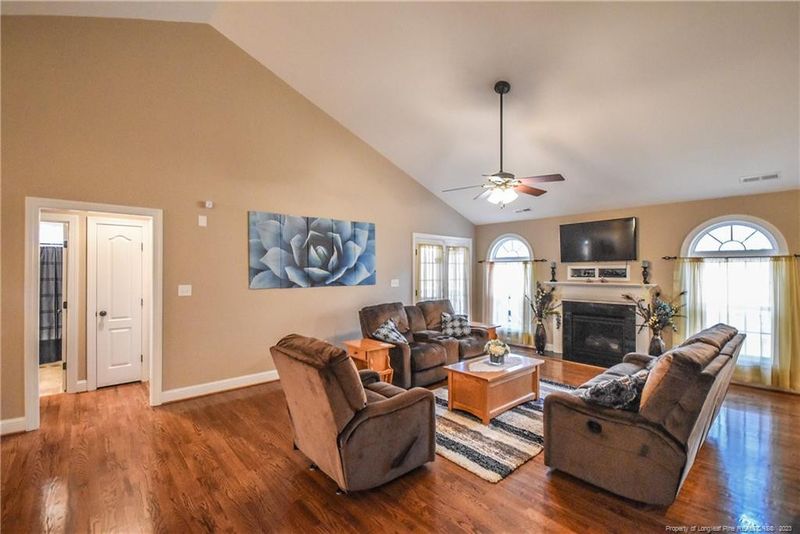 104 Cedar Ln, Sanford, NC 27332