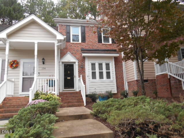 104 Charter Ct, Cary, NC 27511
