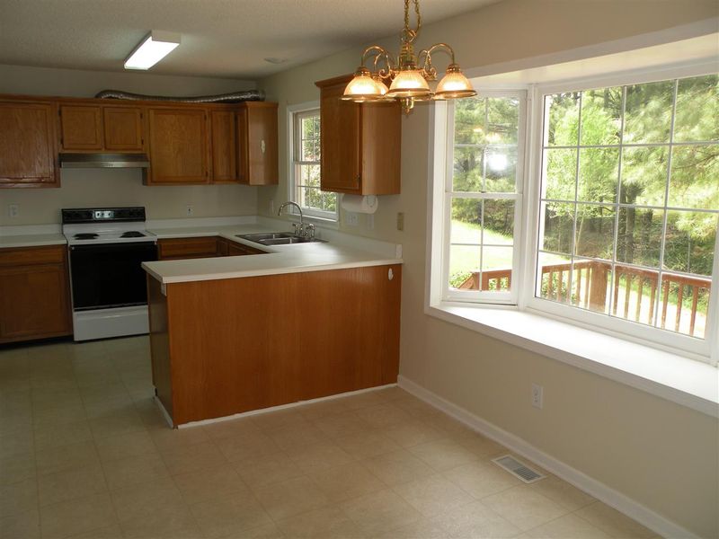 104 Chatfield Ct, Cary, NC 27513