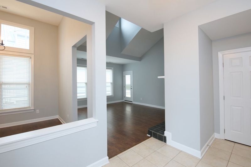 104 Cherry Hill Ln, Cary, NC 27518