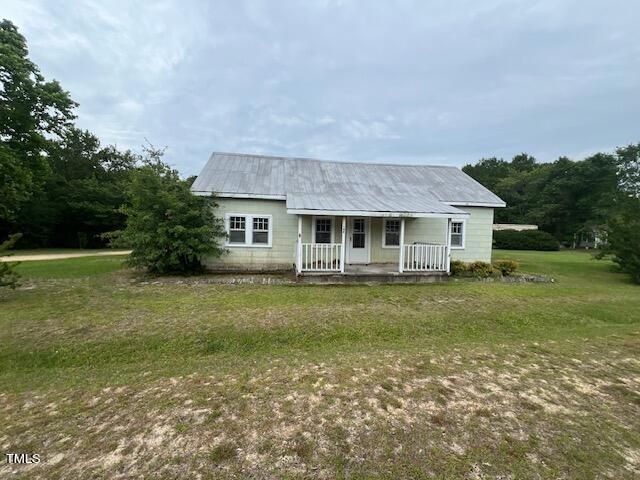 104 Chic Ennis Rd, Coats, NC 27521